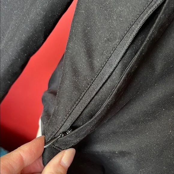 Liz Golf by Liz Claiborne Black V-Neck windbreaker Pullover Top - Picture 13 of 16